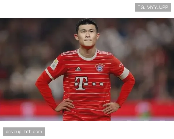 金玟哉闪耀赛场,助力球队勇夺德甲冠军 金玟哉闪耀赛场,助力球队勇夺德甲冠军