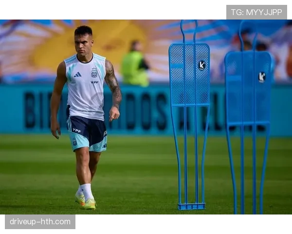 斯卡洛尼打造进攻新体系，阿根廷足球展现犀利攻击风貌